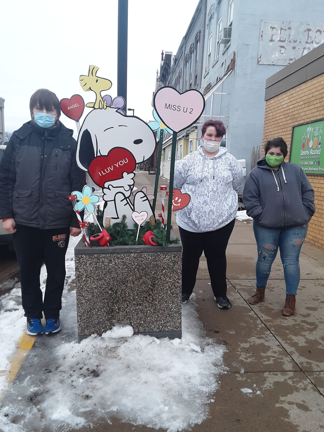 Snoopy_Portch_pot_crew.jpg